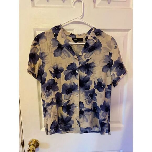 Valerie Stevens Cream and Blue Colored Button Down - Picture 1 of 4